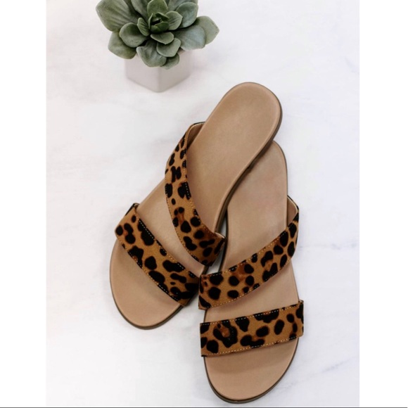 Double Band Leopard Print Sandals - Picture 4 of 8